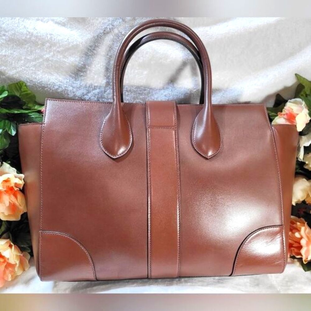 **For mattersofdezn only!!!!**
Gucci Brown Leather Tote Bag - Picture 2 of 14